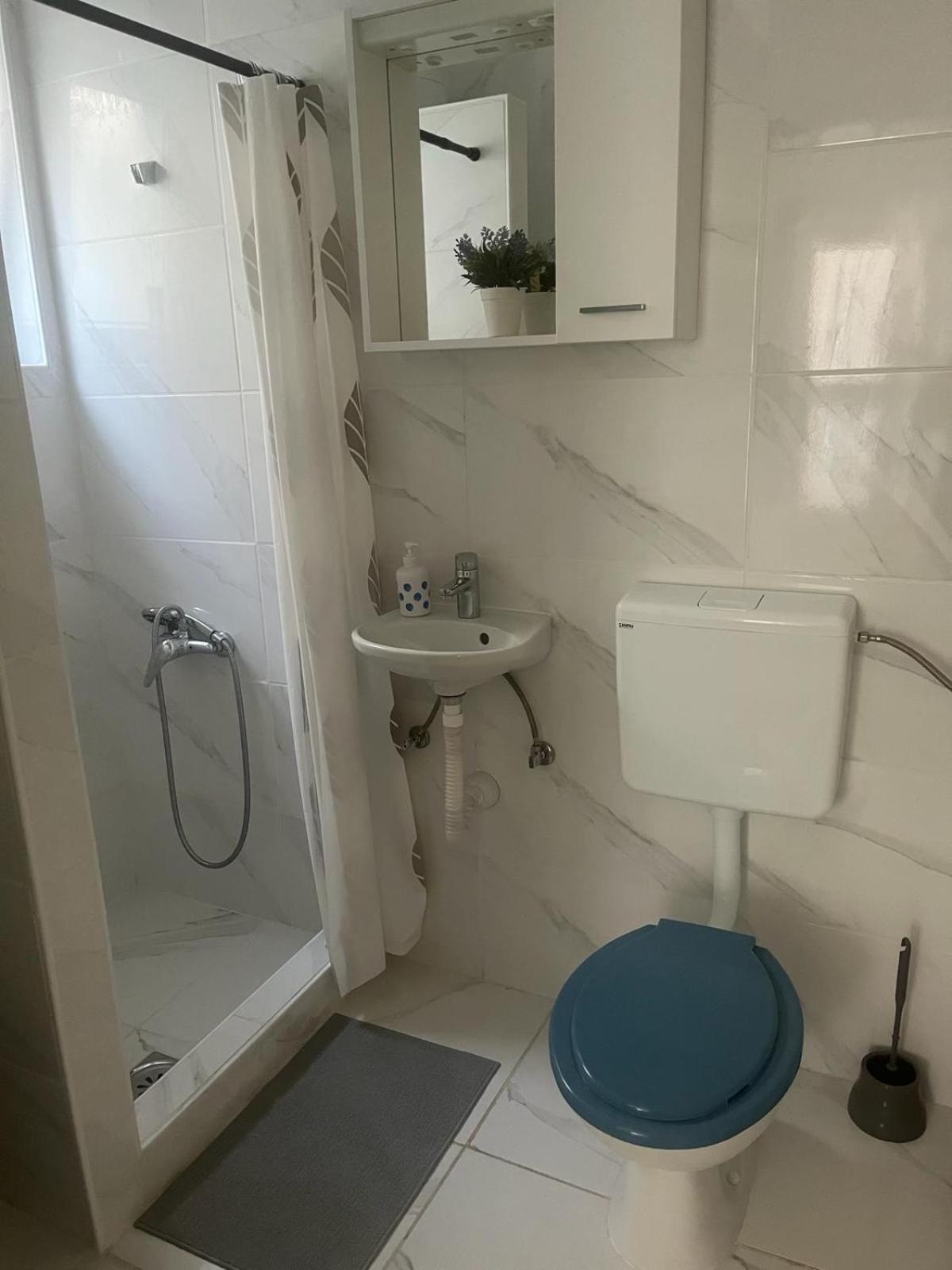 Marina Apartmani Tisno Murter Buitenkant foto