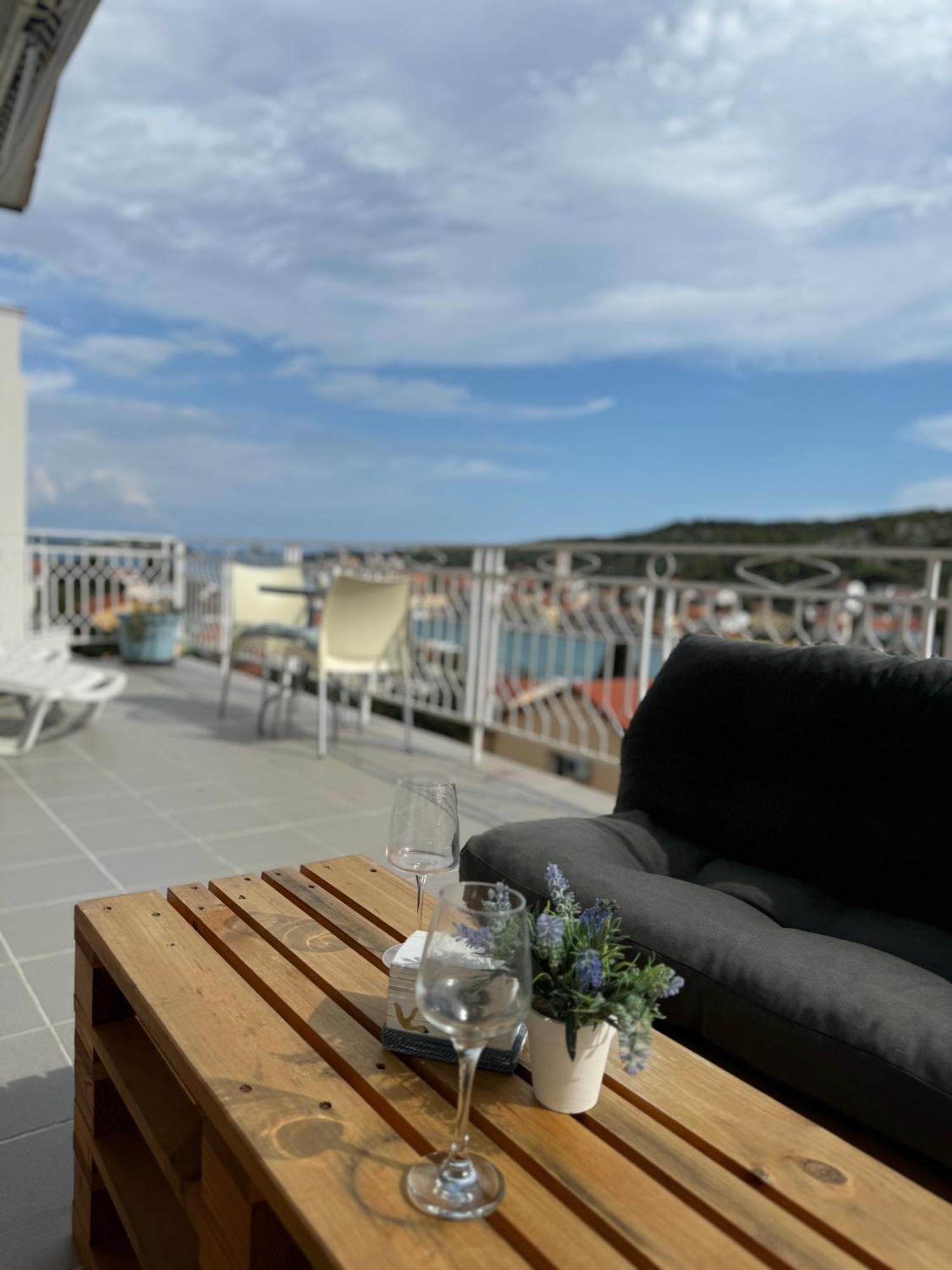 Marina Apartmani Tisno Murter Buitenkant foto