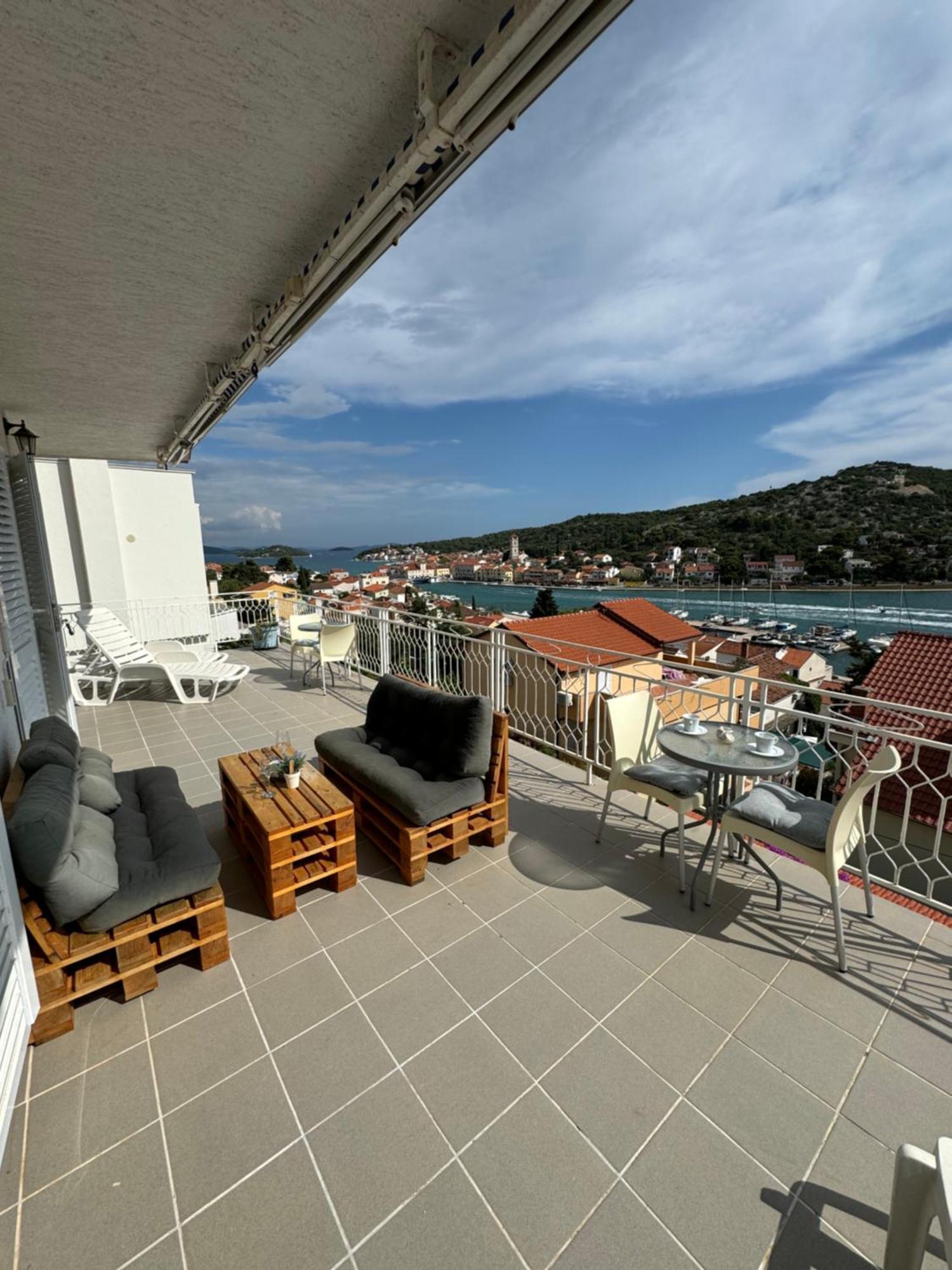 Marina Apartmani Tisno Murter Buitenkant foto